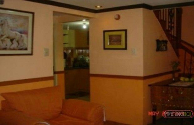 "2Br. &amp; 2 Toilets, Loft typeFully FurnishedAll inclusiveGood for"03
