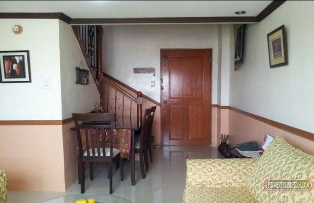 "2Br. &amp; 2 Toilets, Loft typeFully FurnishedAll inclusiveGood for"04