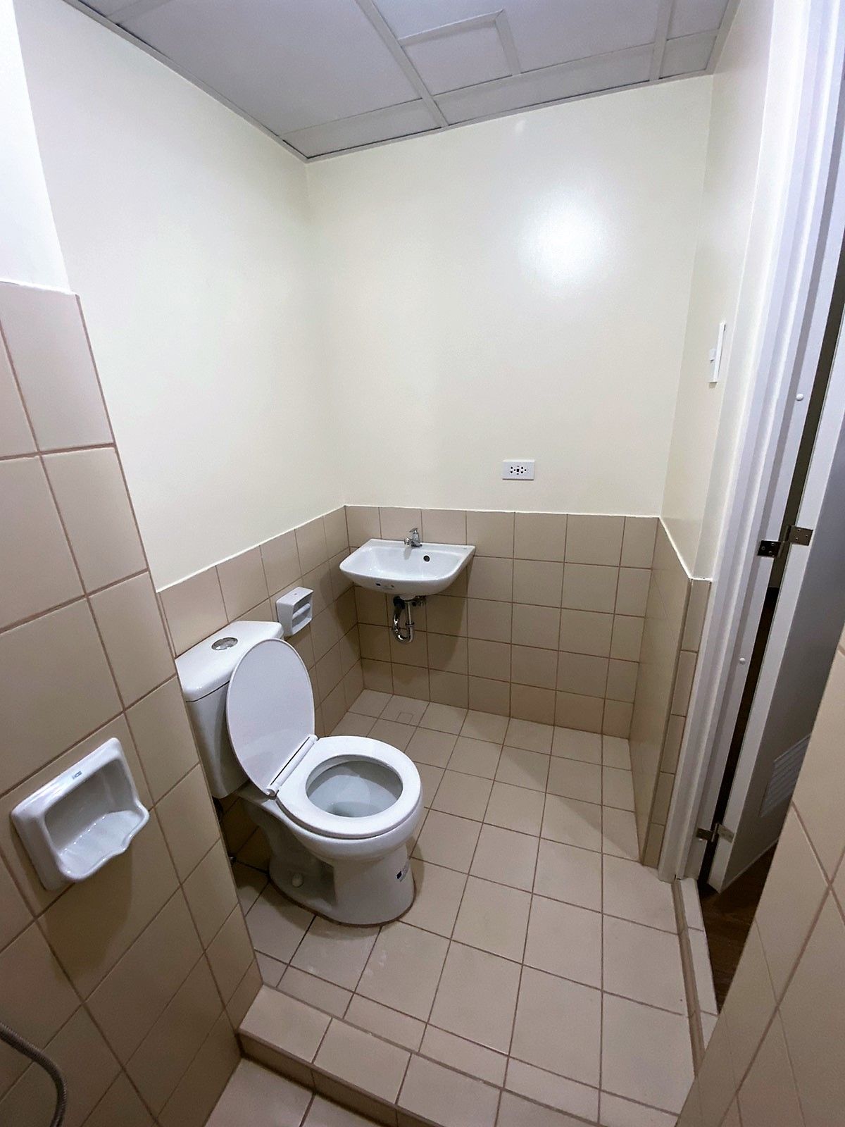 Condo Unit For Rent - 10th Floor Tower 1 at One Premier03
