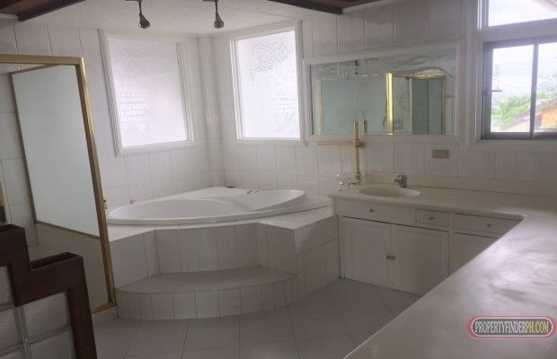 For Lease: White Plains 4 Bedroom House and Lot01