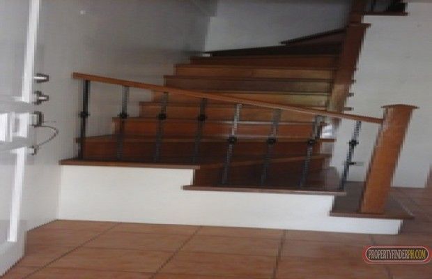 Three storey townhouse  for sale or for rent03