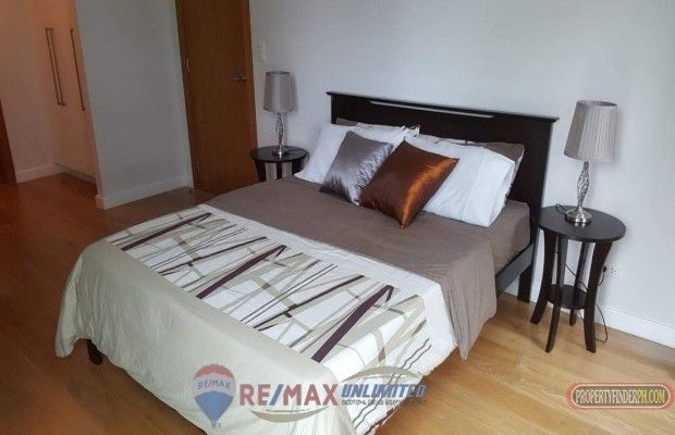"FOR RENT 1 BEDROOM FLEX UNIT IN PARK TERRACES, MAKATI"04