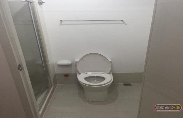 "1 Bedroom Condo, conveniently located along Edsa Boni, connected to MR"04