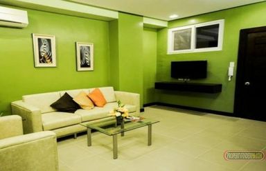 2BR Executive Condo For Rent Furnished with walk-in Closet02