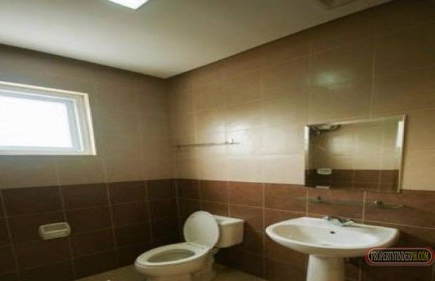 2BR Executive Condo For Rent Furnished with walk-in Closet03