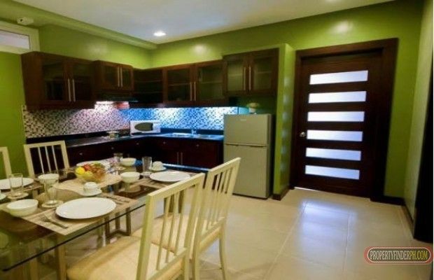 2BR Executive Condo For Rent Furnished with walk-in Closet04