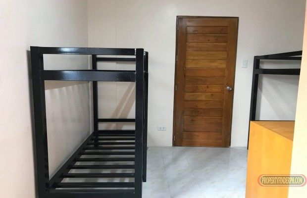 121 East: Newly developed dorm less than 5 minutes from De La Salle. *03