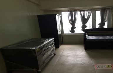 Fully Furnished Studio type unit with Hot shower.5 min walk to MRT a02