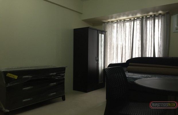 Fully Furnished Studio type unit with Hot shower.5 min walk to MRT a04