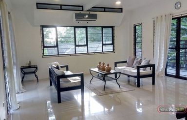 Modern 5 Bedroom House in Prime Golf &amp; Residential Estates02