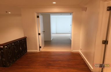 For Lease: Renaissance02
