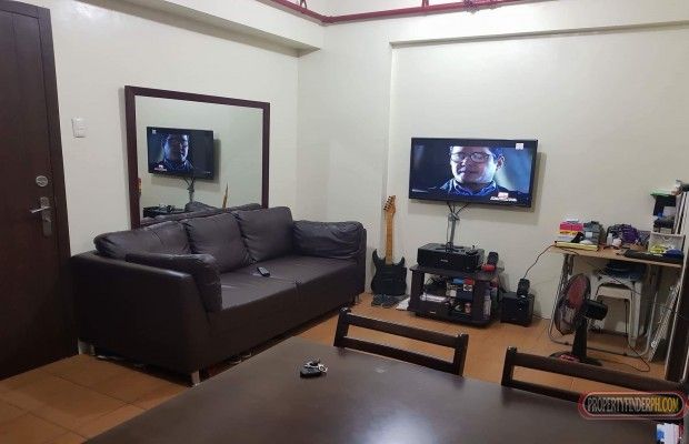 One room and one bed space available for sharing in a 2BR condo unit03