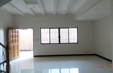 2 BR Townhouse with ROOFDECK in BF PQUE (25EJO)02