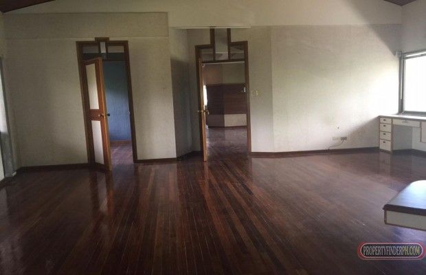 "6 Bedrooms House For Rent in Cebu Cabancalan, Mandaue City"03