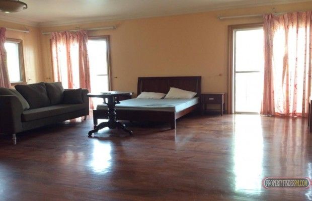 "6 Bedrooms House For Rent in Cebu Cabancalan, Mandaue City"03