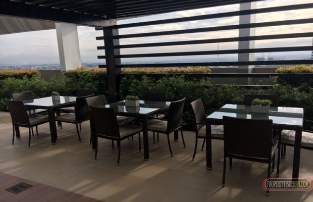 Vinia Residences+Versaflats - This unit is literally across Trinoma Ma04