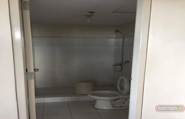 For Rent or Sale: 2Bedrooms Corner Unit facing Robinsons MagnoliaNea03