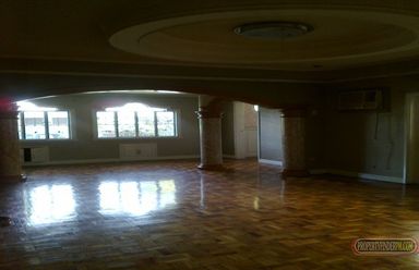 House for rent in BF Paranaque with swimming pool02