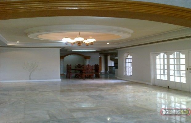 House for rent in BF Paranaque with swimming pool03