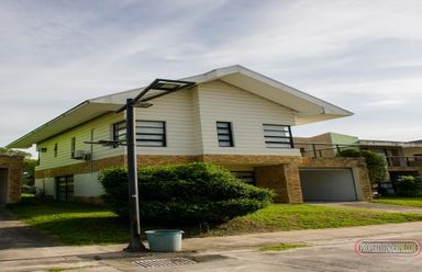 "Villa for rent, 3 bedroom, 3 bath room, with parking, inside enclave s"02