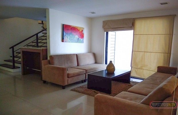 "Villa for rent, 3 bedroom, 3 bath room, with parking, inside enclave s"04