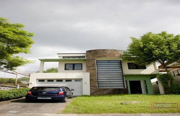 "3-Bedrm Villa inside Enclave Subd,10 mins from Clark Friendship Gate,"03