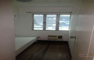 LOOKING FOR BEDSPACER02