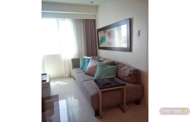 "Hotel-like, fully-furnished 2BR Corner Unit Condo in Gilmore, QC"04