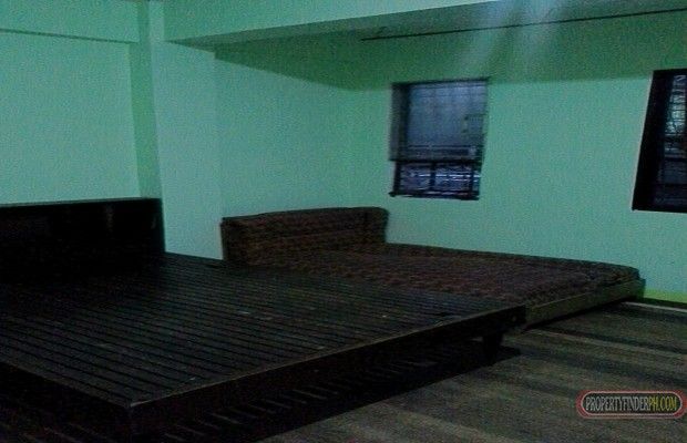 1 Br. Apt with T&amp;B Living Rm/Kitchen Slab Roof Deck In Paranaque.03