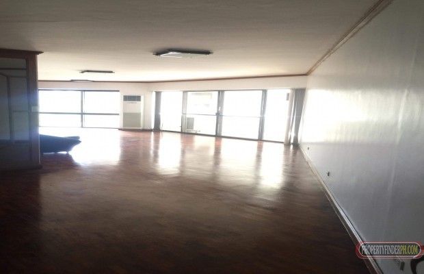 This  condominium  has amenities like gym pool and near at the mall an04