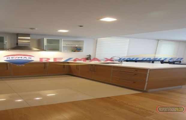 1 BEDROOM FLEX UNIT FOR RENT IN PARK TERRACES MAKATI03
