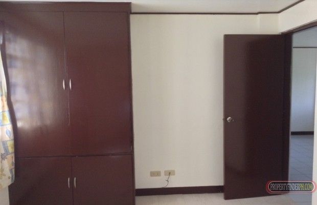 Room for rent inside Midtown Village near SM East. Landline 405180403