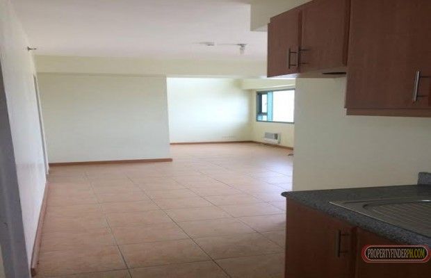 For Rent: Three Bedrooms Semi-Furnished in Mckinley Park Residences03