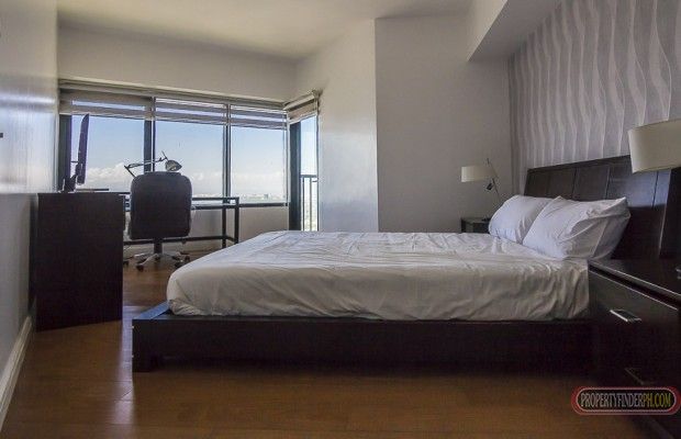 1-bedroom condo apartment for rent in One Rockwell - Makati01