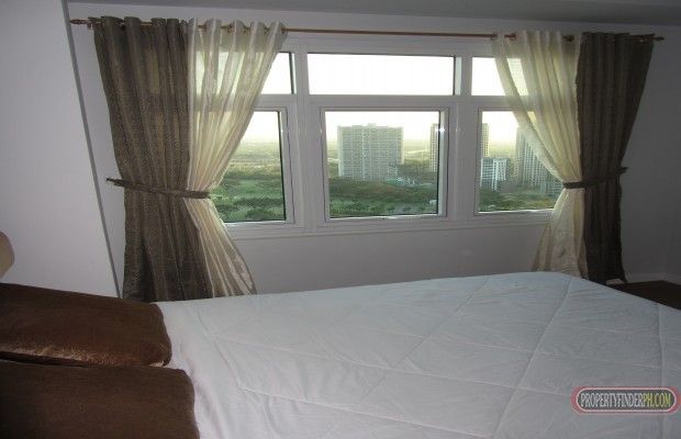 36sqm furnished studio in Meranti Two Serendra BGC for Rent03