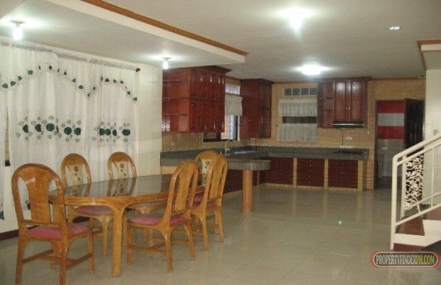 House for Rent in Banilad Cebu City 3-Bedrooms Semi-Furnished03