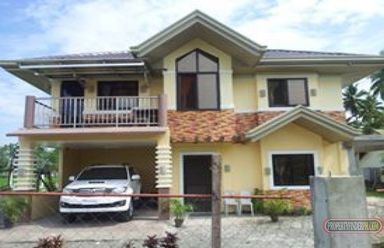 "5 bedrooms, 3 comfort rooms, with balcony on the second floor, garage"02
