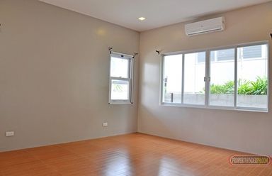4BR Bungalow House For Rent Paradise Village Banilad02