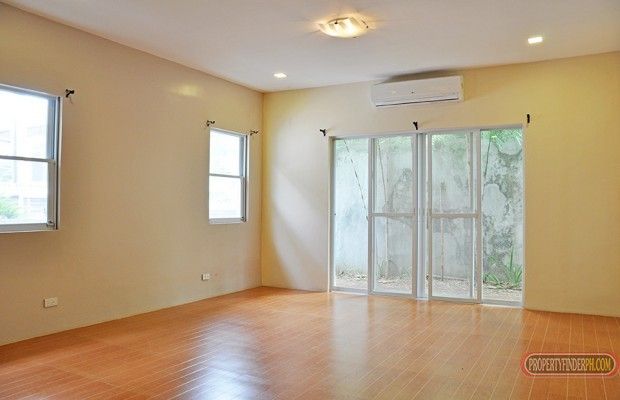 4BR Bungalow House For Rent Paradise Village Banilad04