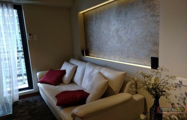 Nicely Designed 3 Bedroom Unit with Parking for Rent at Flair Towers01