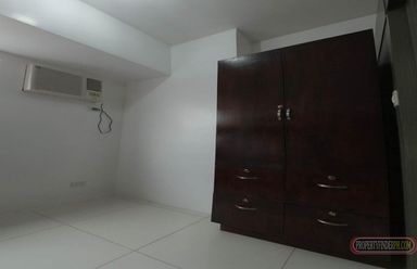 "Newly turned over condo, 1BR for 4 person fully furnished."02
