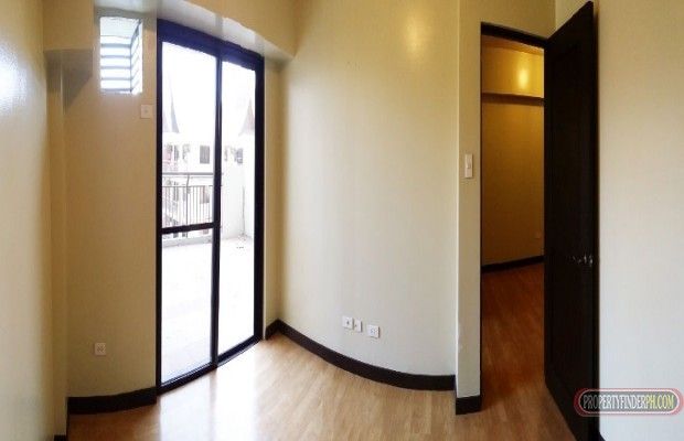 2BR Royal Palm Condo03
