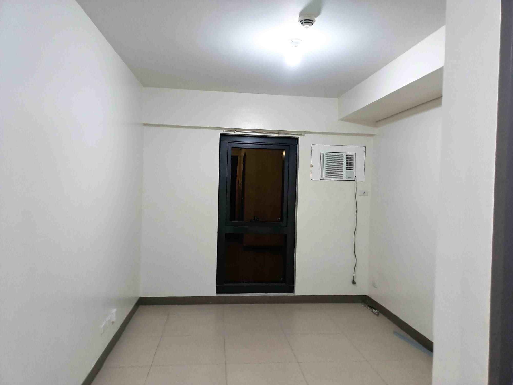 Condo Unit For Rent - Unit 827 at Filinvest Studio 704
