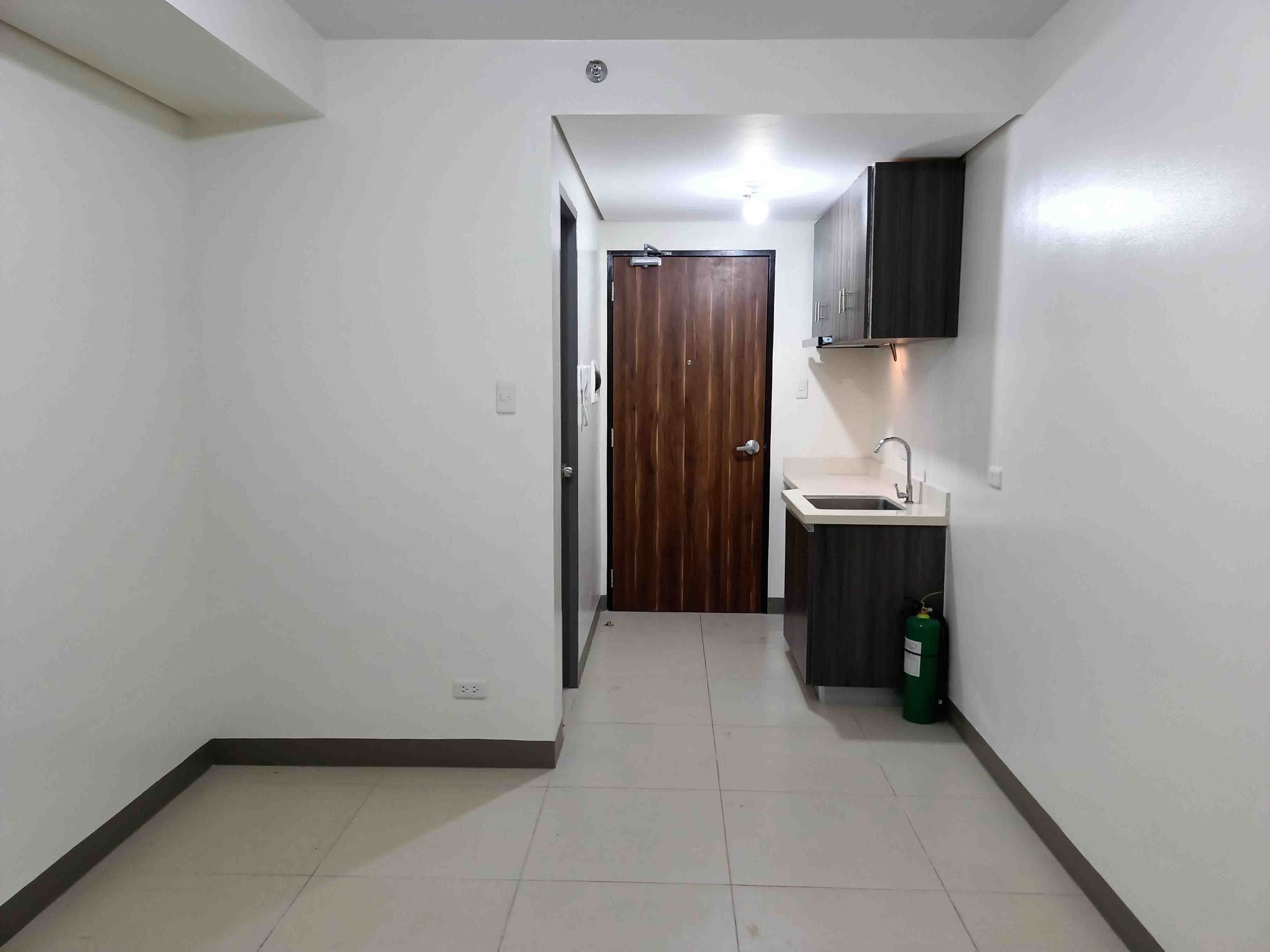 Condo Unit For Rent - Unit 827 at Filinvest Studio 706