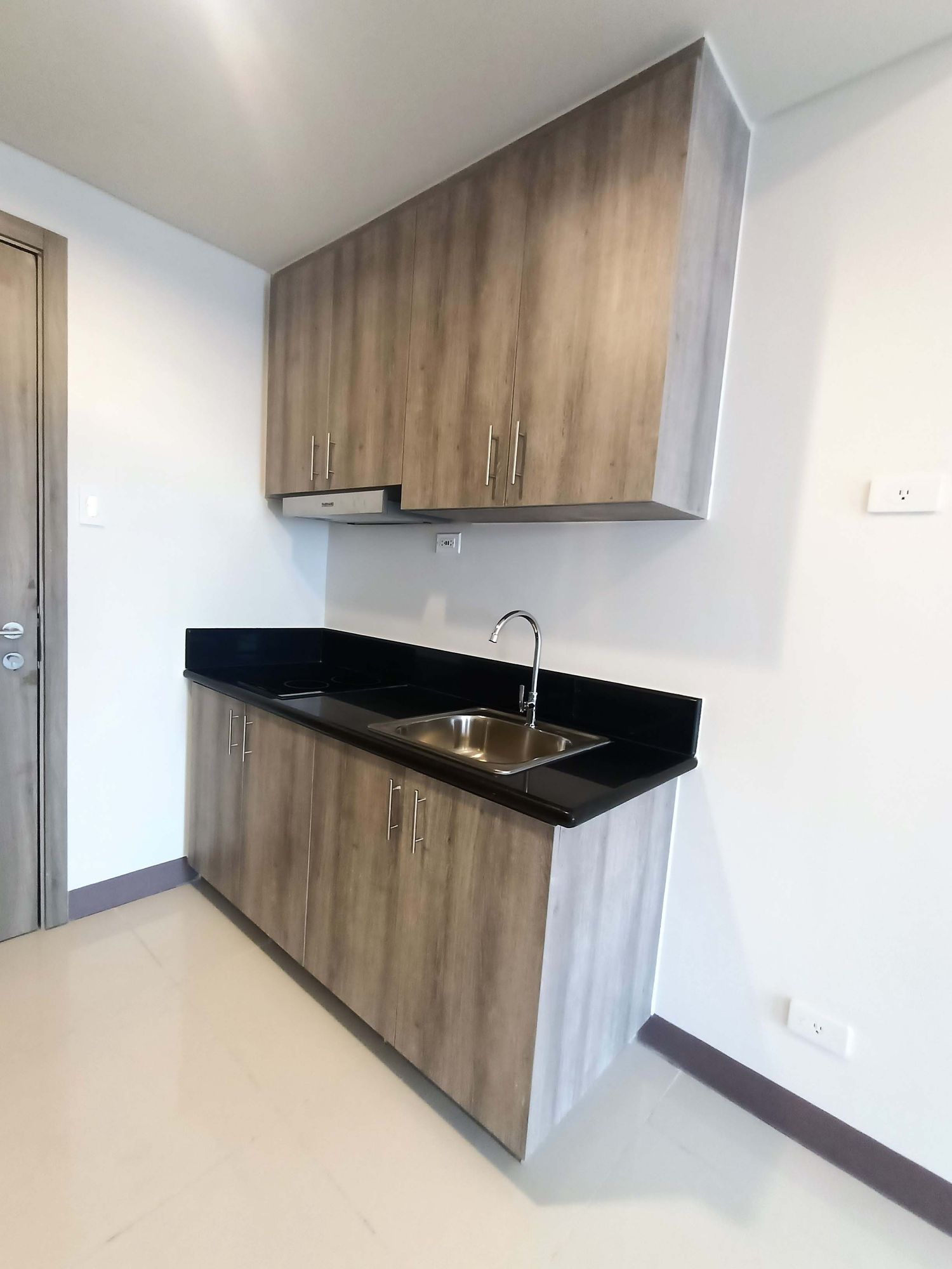 Condo Unit For Rent - Unit 3317 at Coast Residences06