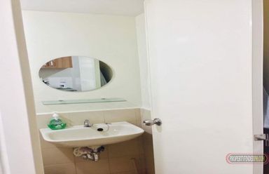 Studio Unit w/ Balcony For Rent02