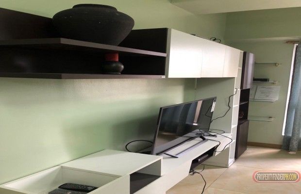 FULLY-FURNISHED 1-BR CONDO UNIT WITH BALCONY IN BGC FOR RENT03