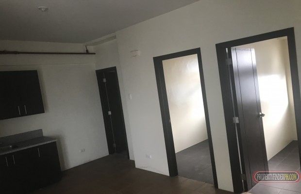 "Condominium Unit for Rent, has immediate access to Boni MRT"03
