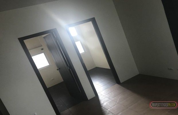 "Condominium Unit for Rent, has immediate access to Boni MRT"04