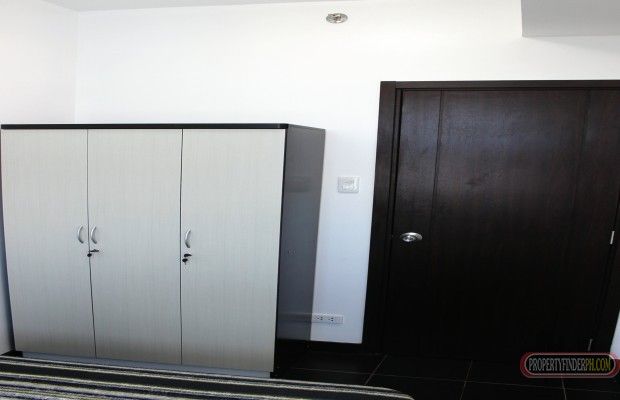 Fully furnished 1 BR unit in San Lorenzo Place Makati04